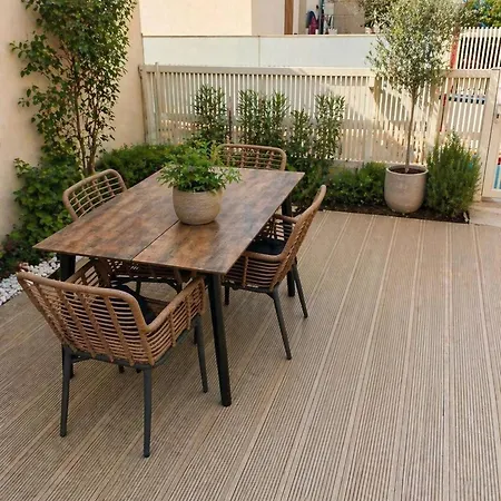 Apartment Beachfront Coast Escape 2bd